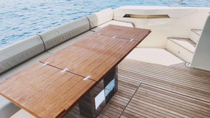 2017 FERRETTI YACHTS 550 